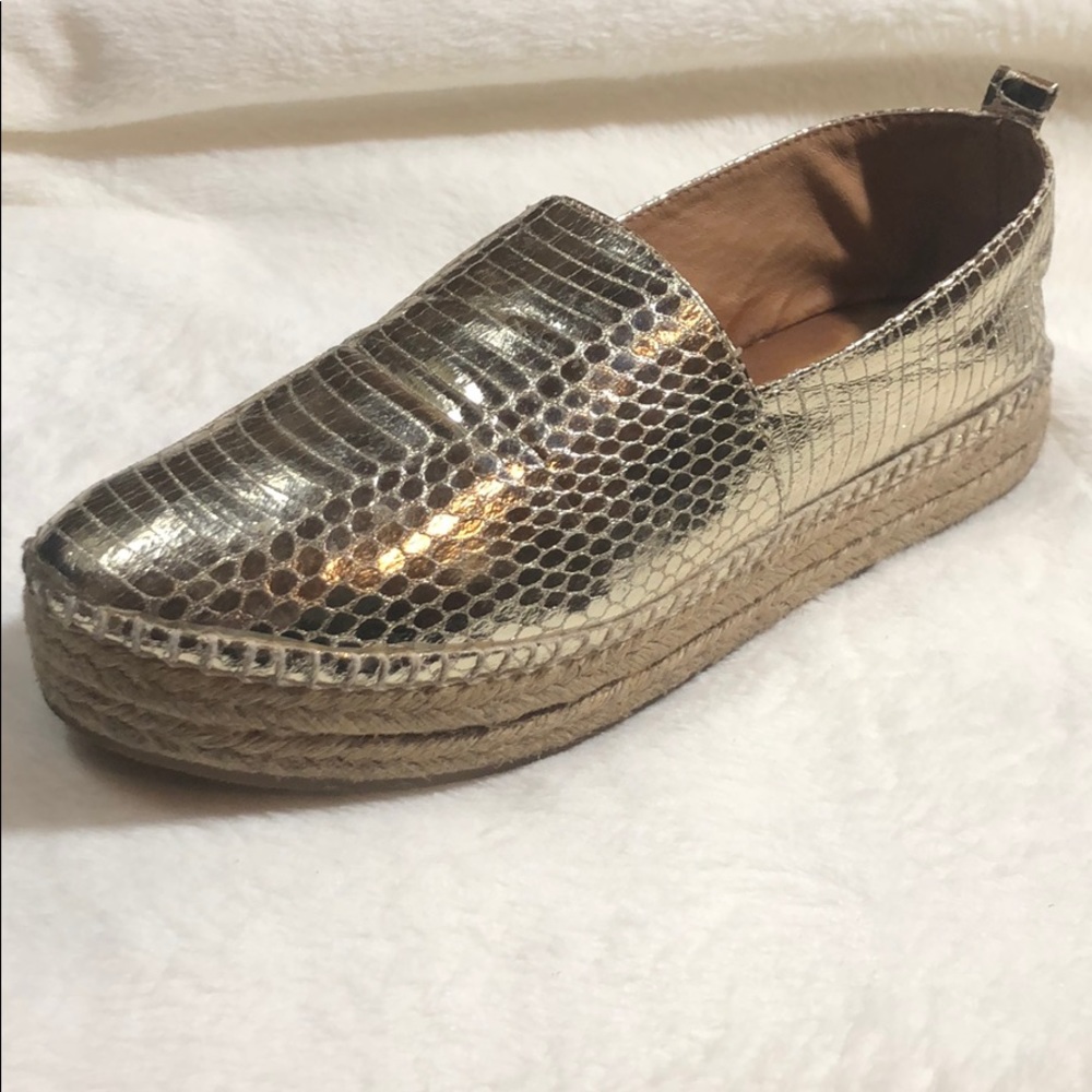 STEVE MADDEN ESPADRILLES size 7